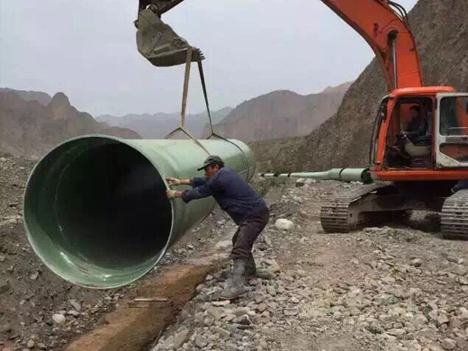 玻璃鋼管廠家現場施工